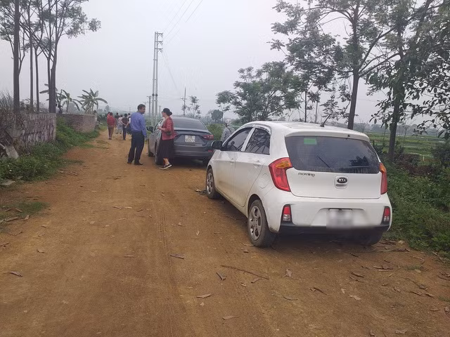 Đất vùng quê "sốt ảo", các nhà đầu tư đổ xô đến tìm mua.