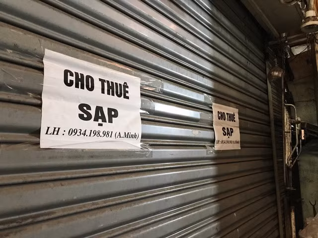 Tiểu thương chợ Bến Thành gặp khó, chuyển nghề đi giúp việc, chạy xe ôm - 4