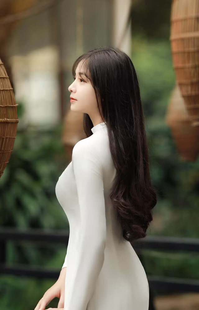 Những nữ sinh sở hữu nhan sắc chuẩn “thanh xuân vườn trường” - 6