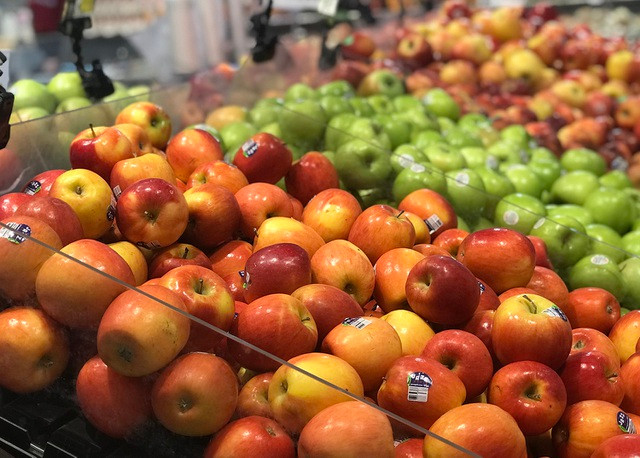 Hà Nội sau 1 tuần cách ly xã hội: Hàng hóa ngập tràn, khách thỏa sức mua ảnh 1 Hà Nội sau 1 tuần cách ly xã hội: Hàng hóa ngập tràn, khách thỏa sức mua ảnh 1