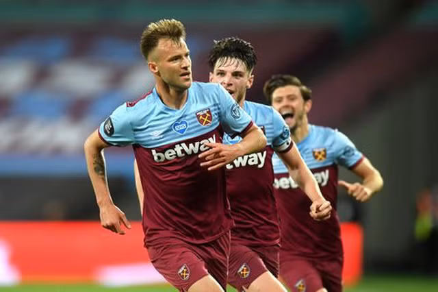 Yarmolenko ghi bàn ấn định chiến thắng 3-2 cho West Ham
