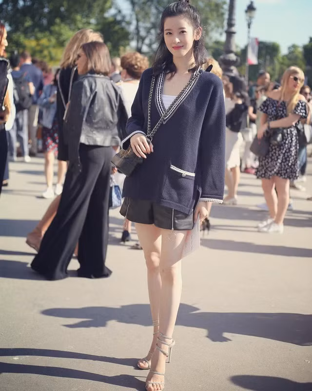 Con đường học vấn đáng nể của nữ tỷ phú trẻ nhất Trung Quốc - 10