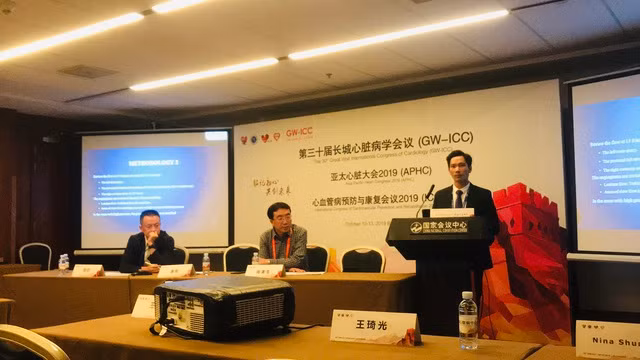 Từ khi còn là sinh viên y khoa, BS. Nguyễn Văn Lành đã có bề dày thành tích nghiên cứu khi tham gia vào trở thành diễn giả của nhiều Hội nghị khoa học quốc tế uy tín