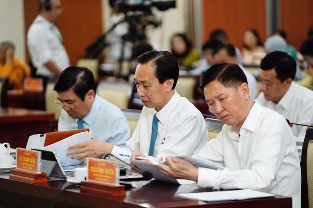 Các đại biểu tham dự kỳ họp HĐND TPHCM lần 20