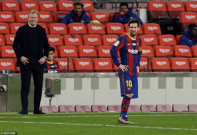 Đoàn quân HLV Koeman đã trải qua khoảng thời gian bế tắc ở hiệp 1.