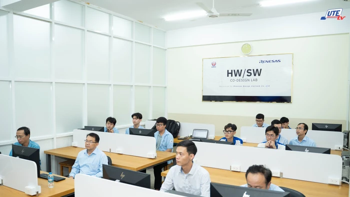 Phòng thực hành vi mạch bán dẫn được Trường Đại học Sư phạm Kỹ thuật TPHCM đưa vào sử dụng tháng 10/2025. Ảnh: HCMUTE