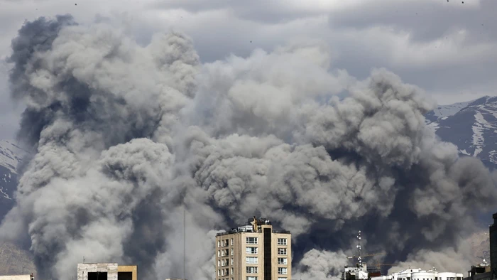 Qatar, UAE, Bahrain đóng cửa trường học.