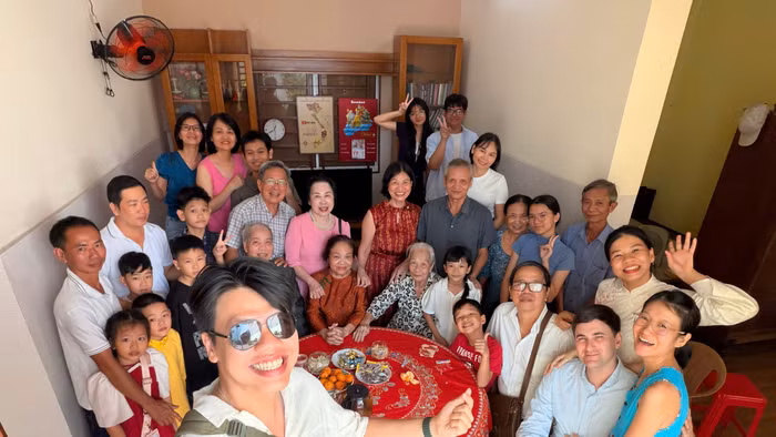 Đại gia đình quây quần bên nhau chính là mùa Xuân trọn vẹn nhất trong cuộc đời người lính chiến. Ảnh: NVCC