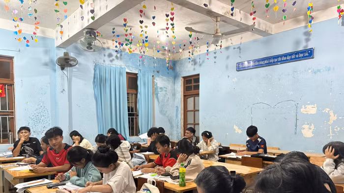 Giờ tự học của học sinh Trường Phổ thông Dân tộc nội trú THCS&THPT Nam Trà My. Ảnh: NTCC