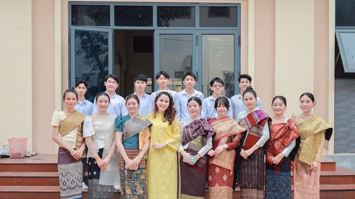 Học sinh Lào theo học tiếng Việt tại Trường Đại học Nghệ An.