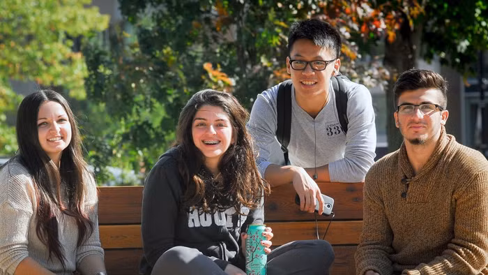 Canada gỡ bỏ rào cản hành chính cho sinh viên quốc tế.