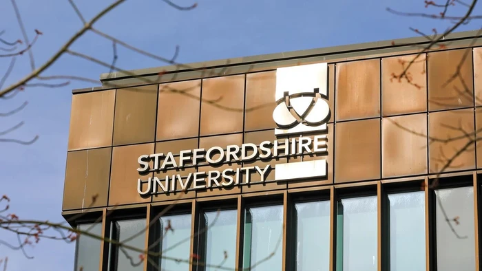 Đại học Staffordshire, Anh bị tố sử dụng AI thay giảng viên.