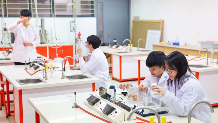 Học sinh Trường THPT chuyên Hà Nội - Amsterdam. Ảnh: Thanh Tùng