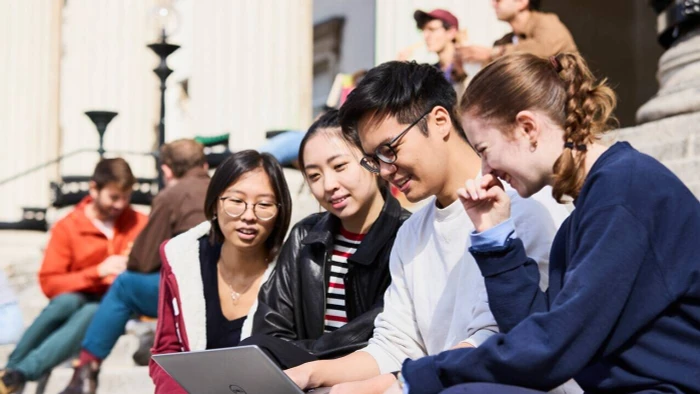 Trung Quốc tổ chức bài thi bắt buộc cho sinh viên quốc tế.