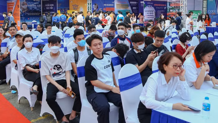 Ngành logistics mở ra nhiều cơ hội việc làm cho sinh viên.