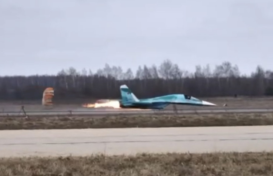 Vụ hạ cánh không thành công của Su-34 khiến máy bay ngừng hoạt động
