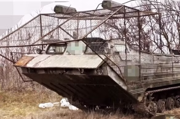 Thiết giáp đổ bộ PTS-2 mang 'vỉ nướng' và hệ thống tác chiến điện tử