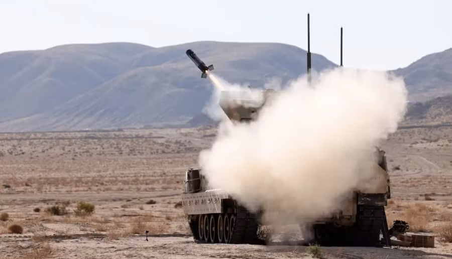 Tên lửa bí ẩn 670 phóng từ Bradley hóa ra là UAV Coyote thế hệ mới