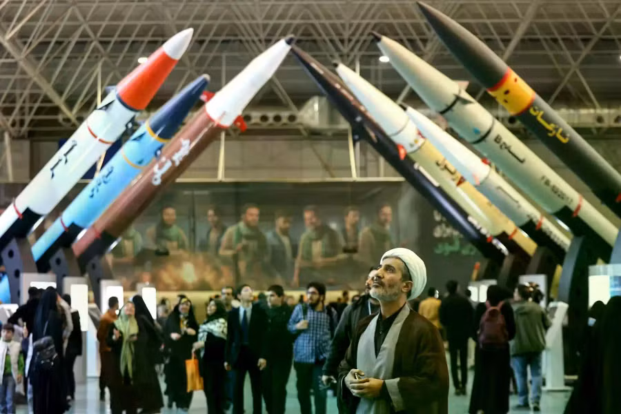 vystavka-raket-v-irani.jpg