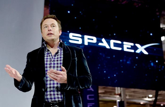 Công ty SpaceX của tỷ phú Elon Musk có thể chỉ được đảm nhận nội dung phụ trợ cho dự án Golden Dome. spacex-elon-musk-dragon-v2-conference.jpg