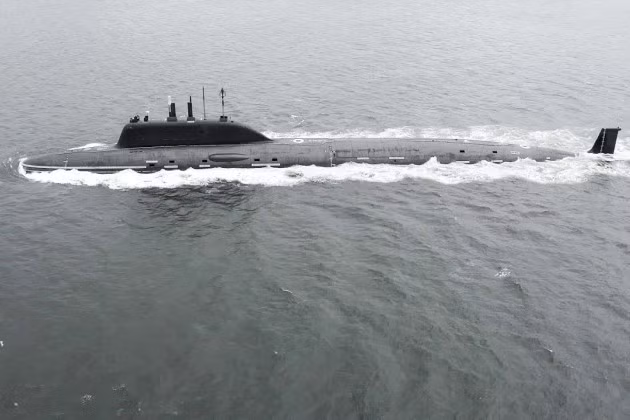 Tàu ngầm Ufa thị uy với tên lửa hành trình Kalibr