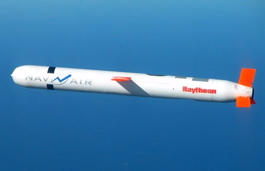 1200px-tomahawk_block_iv_cruise_missile_-crop.jpg