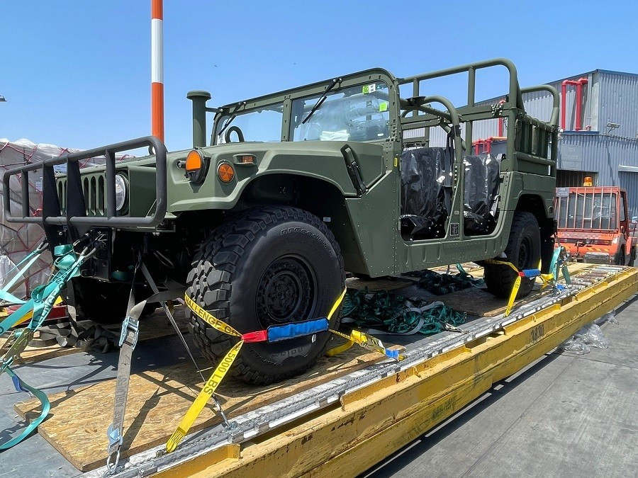 Một chiếc HMMWV được chuyển giao cho Israel. 870687debe429430.jpg
