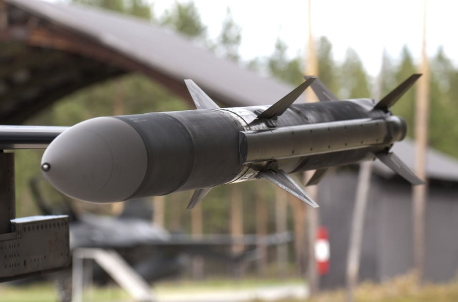 Ba Lan bắn hạ UAV cảm tử Geran-2 rẻ tiền bằng tên lửa AIM-120C7 gần 2 triệu USD