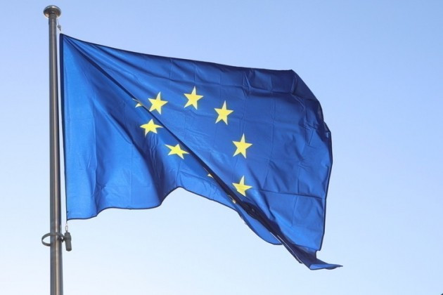 Liên minh châu Âu đã phân bổ thêm 4 tỷ euro cho Ukraine từ nguồn thu từ tài sản của Nga. es-flagjpg-2025-10-01-14-47-54.jpg