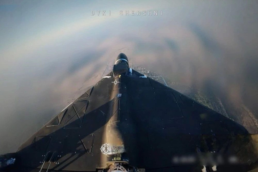 Việc trang bị hàng loạt Starlink cho UAV gây ác mộng