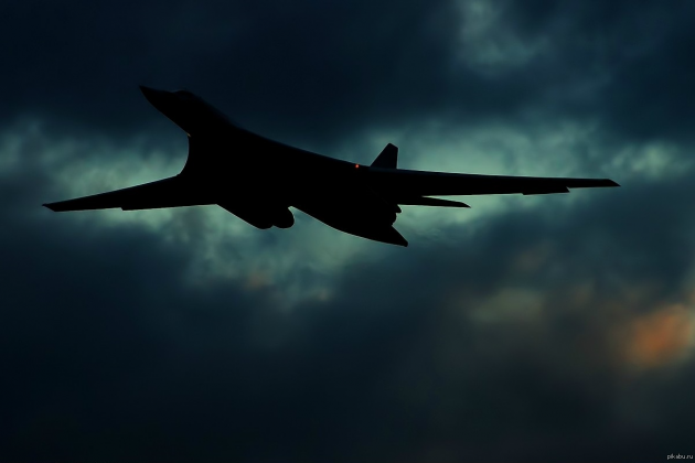 Ba Lan điều động F-16 phản ứng cuộc tấn công của Tu-160