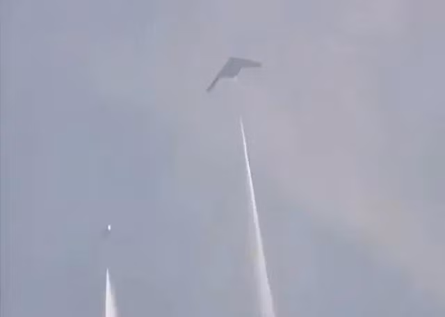 Máy bay ném bom tàng hình H-20 của Trung Quốc bắt đầu bay thử