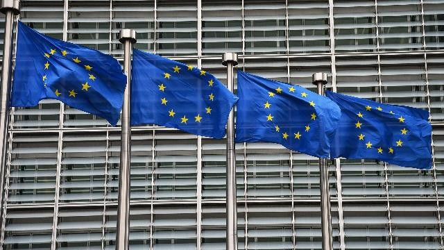 Ủy ban châu Âu ấn định thời hạn tịch thu tài sản bị đóng băng