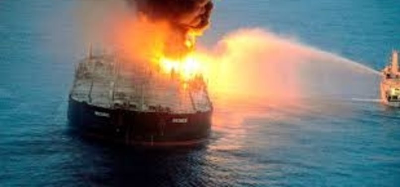 Tàu chở dầu Koala đã cháy trước khi bị chìm. 806x378-russia-probes-explosion-on-oil-tanker-1739107366623.jpg