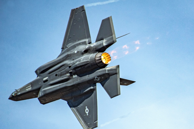 Canada đang cân nhắc khả năng tiếp tục mua tiêm kích tàng hình F-35 từ Mỹ. 210919-f-af248-9084-1.png