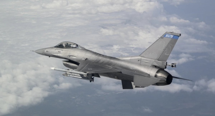 Cách tiêm kích F-16 bắn hạ một tên lửa đạn đạo