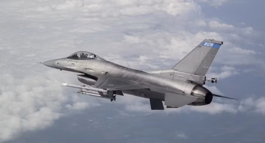 Cách tiêm kích F-16 bắn hạ một tên lửa đạn đạo