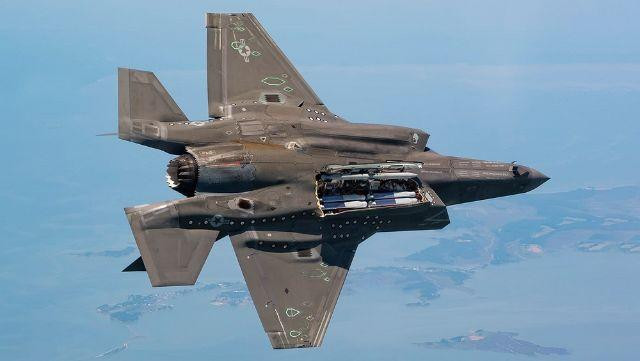 Ấn Độ tiến thoái lưỡng nan trong việc chọn Su-57 hay F-35