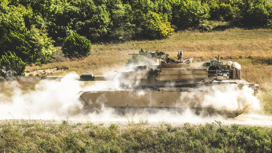 Xe tăng M1 Abrams hiện đại sẽ phối hợp tác chiến cùng T-55 cổ điển tại Romania. 49a688f6880c228f.jpg