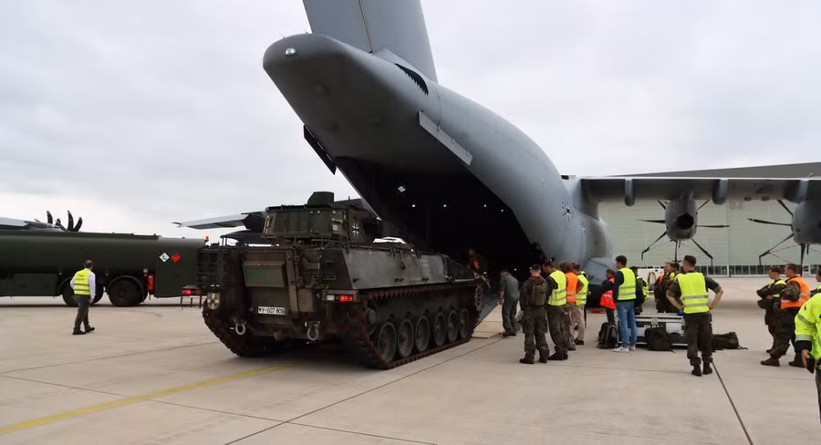 Tại sao Đức cần 4 ngày và 2 chiếc A400M để sơ tán 1 xe chiến đấu bộ binh Puma?