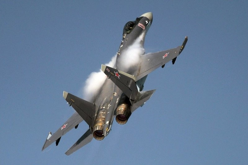 Báo Mỹ nêu rõ lợi thế lớn của Su-35 trong không chiến tầm gần với F-35