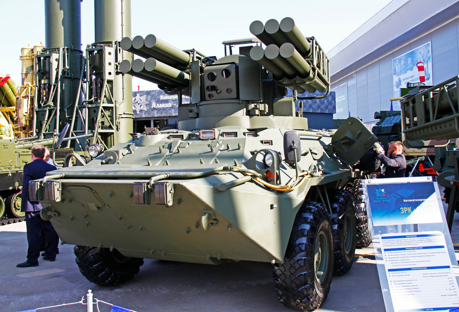 Khung gầm BMP-2 cung cấp khả năng việt dã tốt hơn so với khi đặt trên xe bọc thép BTR-82. phong-khong-pimf.jpg