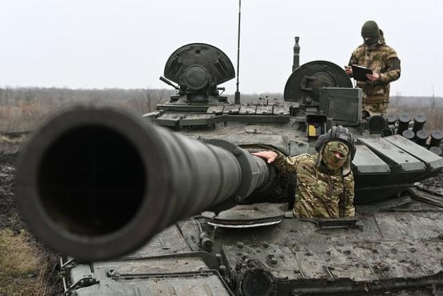 Mỹ tuyên bố xe tăng T-72B3M 'không có cơ hội chiến thắng' trước M1E3 Abrams