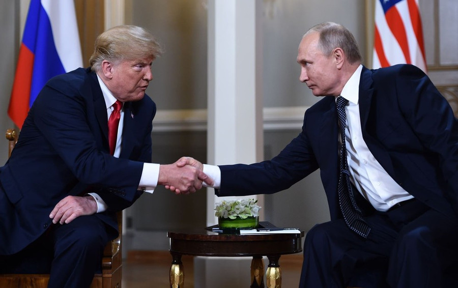 Tổng thống Donald Trump đặt cược vào Nga