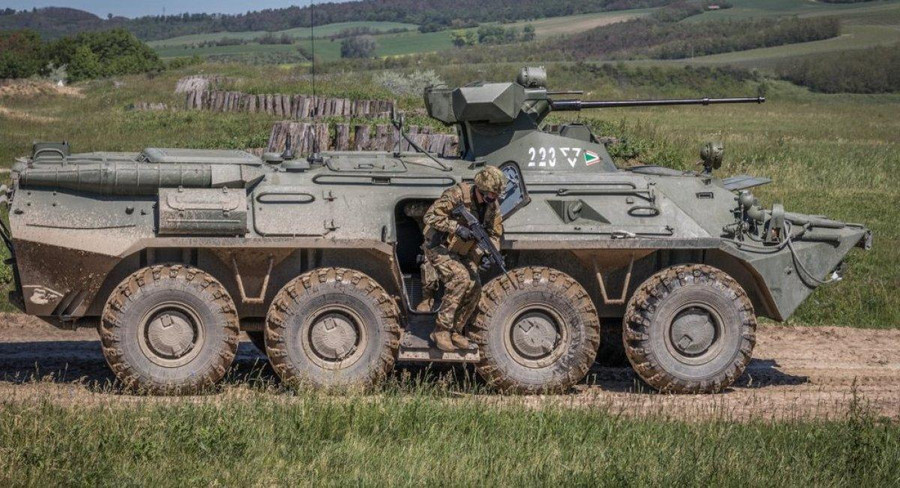 Bí ẩn xung quanh thương vụ Hungary bán một nửa số BTR-80A 