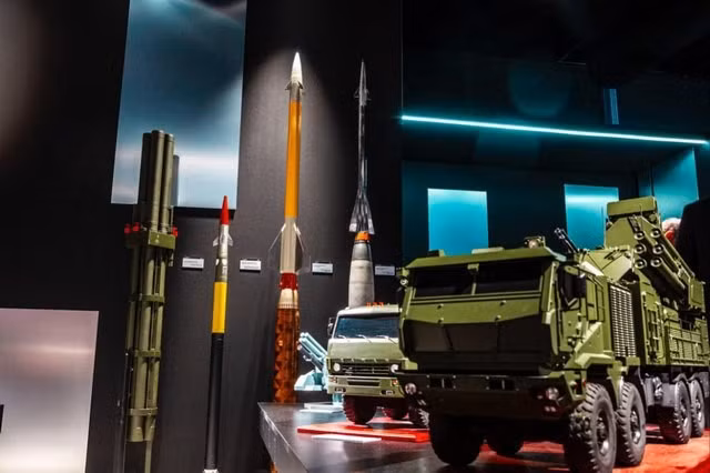 Loạt tổ hợp Pantsir, tên lửa Kornet và xe chiến đấu BMP-2M Berezhok trực chiến