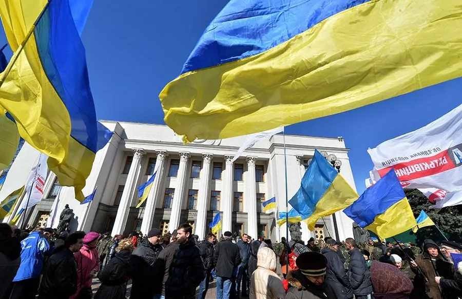 Kiev chỉ có một tháng để tránh tình trạng vỡ nợ- Ảnh 1.