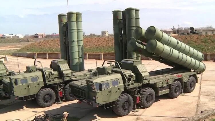 Bất lực trong việc di dời tên lửa S-300 và S-400 khỏi Tartus