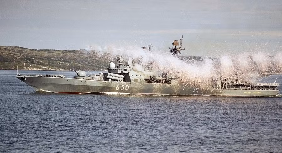 Đau đầu cải tạo tàu chiến mang tên lửa Zircon suốt 11 năm