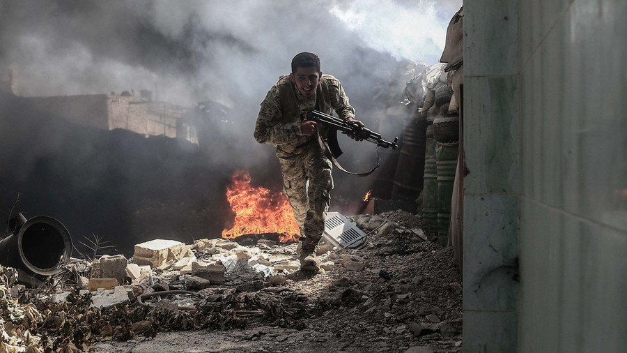 Đất nước Syria vẫn chìm trong tiếng súng và sự bất ổn. skynews-syria-rebels-douma-4426051.jpg